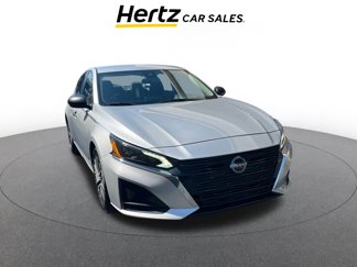 Used 2024 Nissan Altima 2.5 SV image 1