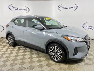 Used 2024 Nissan Kicks SV image 1