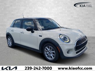 Used 2021 MINI Cooper 4-Door Hardtop w/ 6.5" Touchscreen Package image 1