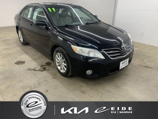 Used 2011 Toyota Camry XLE image 1