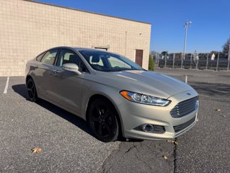 Used 2016 Ford Fusion SE image 1
