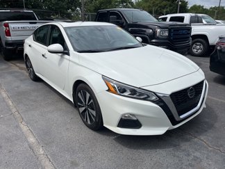 Used 2022 Nissan Altima 2.5 SV w/ SV Premium Package image 1