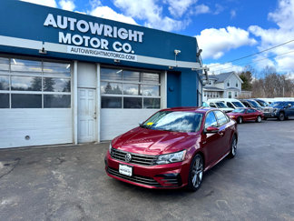 Used 2018 Volkswagen Passat 2.0T R-Line image 1