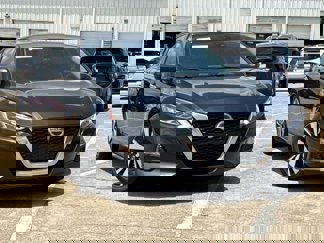Used 2021 Nissan Altima 2.5 SV image 1