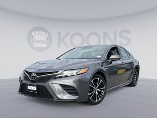 Used 2019 Toyota Camry LE image 1
