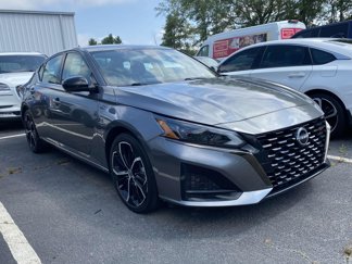 Used 2023 Nissan Altima 2.5 SR image 1