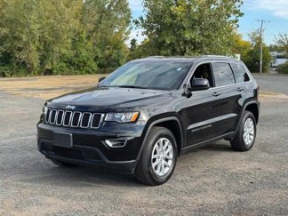 Certified 2021 Jeep Grand Cherokee Laredo image 1