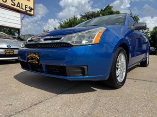 Used 2010 Ford Focus SE image 1