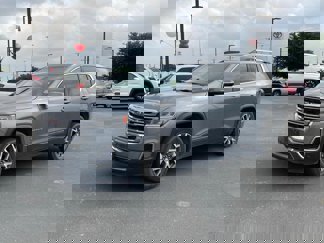 Used 2020 GMC Acadia SLE w/ Driver Convenience Package image 1