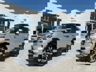 Used 2023 Nissan Rogue SV image 1