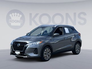 Used 2021 Nissan Kicks SV image 1