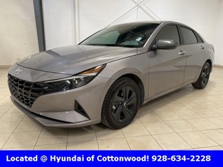 Used 2023 Hyundai Elantra SEL w/ Preferred Accessory Package image 1