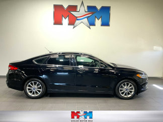 Used 2017 Ford Fusion SE image 1
