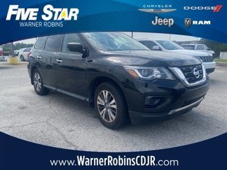 Used 2020 Nissan Pathfinder S image 1