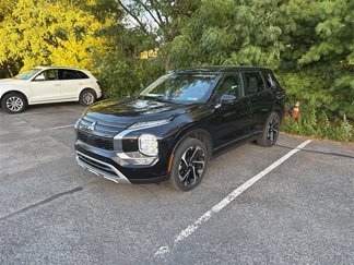 Used 2022 Mitsubishi Outlander SE image 1