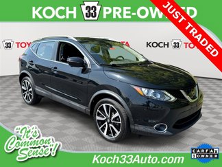 Used 2017 Nissan Rogue Sport SL image 1