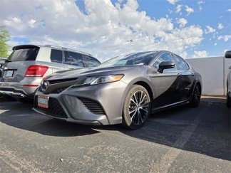 Used 2019 Toyota Camry SE image 1