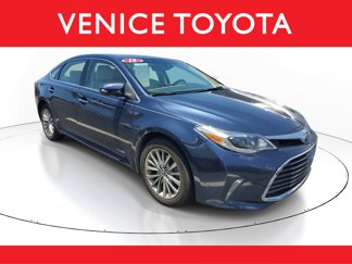 Used 2018 Toyota Avalon Limited image 1