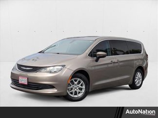 Used 2017 Chrysler Pacifica LX image 1