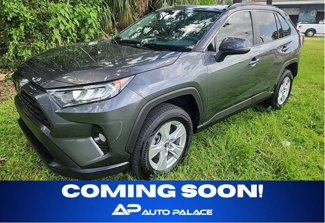 Used 2021 Toyota RAV4 XLE image 1