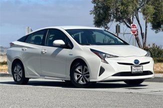 Used 2017 Toyota Prius Three image 1