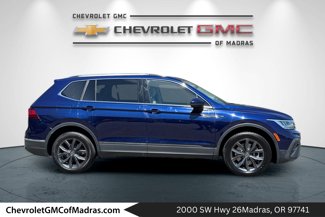 Used 2022 Volkswagen Tiguan SE image 1