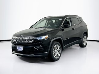 Used 2022 Jeep Compass Latitude image 1