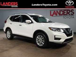 Used 2017 Nissan Rogue SV image 1
