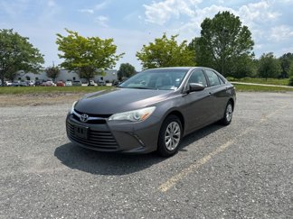 Used 2016 Toyota Camry LE image 1