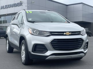 Used 2019 Chevrolet Trax LT w/ LT Convenience Package image 1