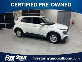 Certified 2021 Hyundai Venue SE image 1