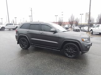 Used 2017 Jeep Grand Cherokee Altitude image 1