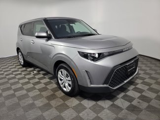 Used 2024 Kia Soul LX image 1