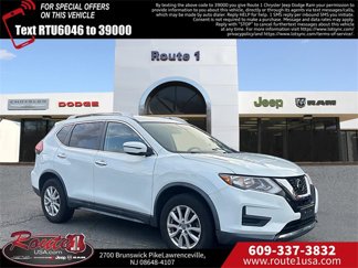 Used 2018 Nissan Rogue SV image 1