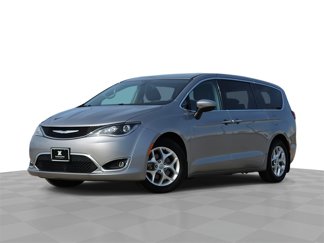 Used 2017 Chrysler Pacifica Touring Plus w/ Tire & Wheel Group image 1