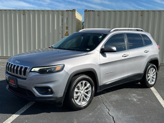 Used 2019 Jeep Cherokee Latitude w/ Cold Weather Group image 1