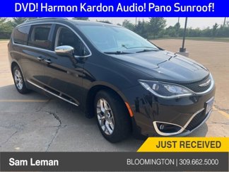 Used 2017 Chrysler Pacifica Limited image 1