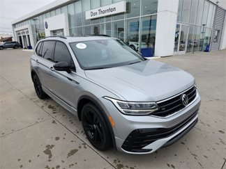 Certified 2023 Volkswagen Tiguan SE R-Line image 1