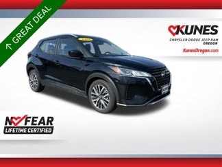 Used 2023 Nissan Kicks SV image 1