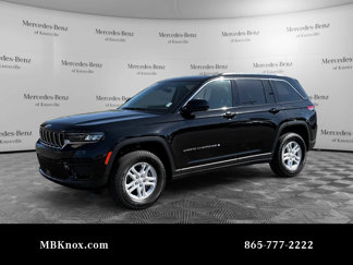 Used 2023 Jeep Grand Cherokee Laredo image 1