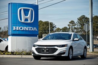 Used 2022 Chevrolet Malibu LT image 1