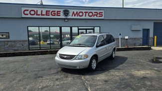 Used 2003 Chrysler Town & Country LXi image 1