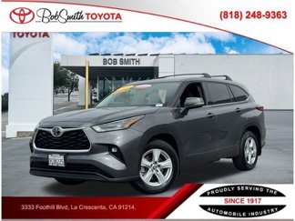 Certified 2022 Toyota Highlander LE image 1