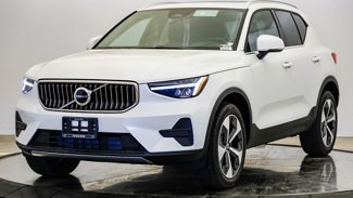 New 2025 Volvo XC40 B5 Core w/ Protection Package Premier image 1