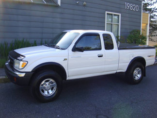 Used 1999 Toyota Tacoma 4x4 Xtracab V6 image 1