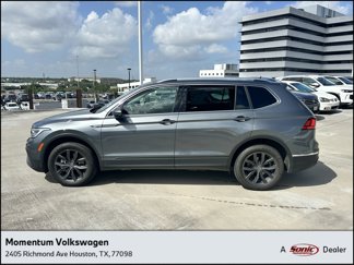 Used 2023 Volkswagen Tiguan SE w/ Panoramic Sunroof Package image 1