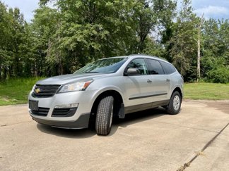 Used 2017 Chevrolet Traverse LS image 1