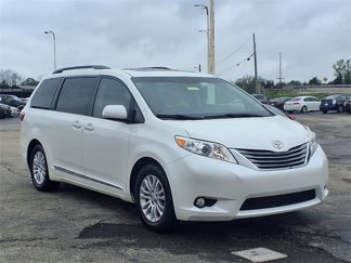 Used 2015 Toyota Sienna XLE image 1