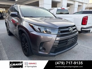 Used 2019 Toyota Highlander SE image 1