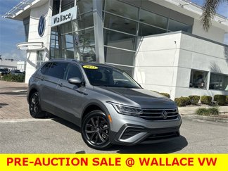 Certified 2024 Volkswagen Tiguan SE image 1
